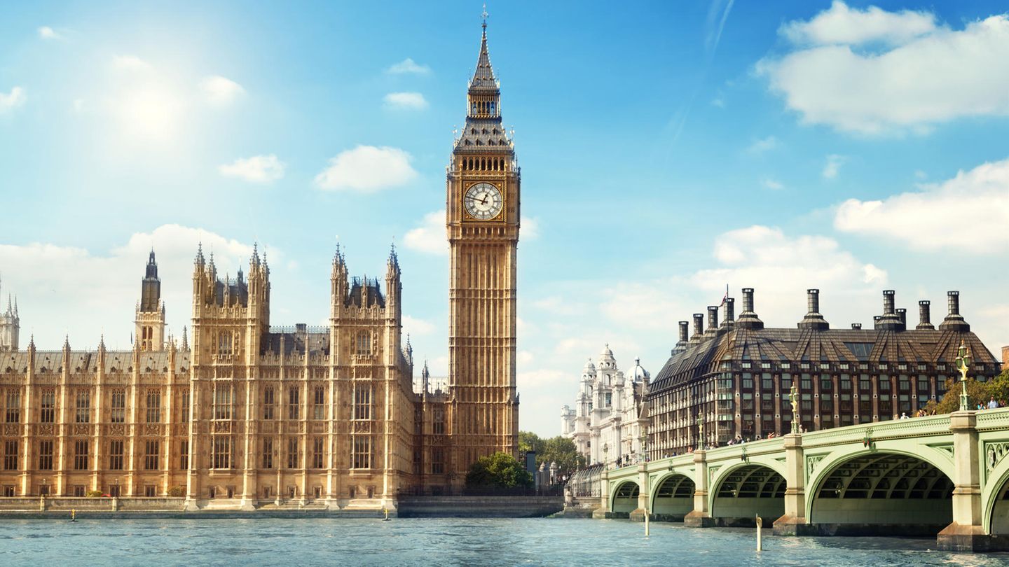 Die britische Hauptstadt London landet wohlverdient dem ersten Platz. Besonders beliebt ist hier neben allen Sightseeing-Spots rund um die royale Familie das Naturkundemuseum und die vielen Museen rund um die ikonischen Figuren Jack the Ripper und Sherlock Holmes.  Wahrzeichen: 469  Kunstgalerien: 258  Museen: 195  Bibliotheken: 27  Theater: 214  Opernhäuser: 3