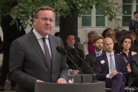 Video: Pistorius mahnt: Demokratie muss immer wieder neu verteidigt werden