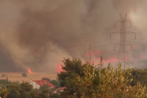 Video: Griechenland: Keine Entwarnung bei Waldbränden