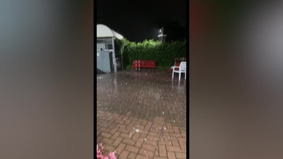 Video: Italien: Erst Hitze, dann Unwetter