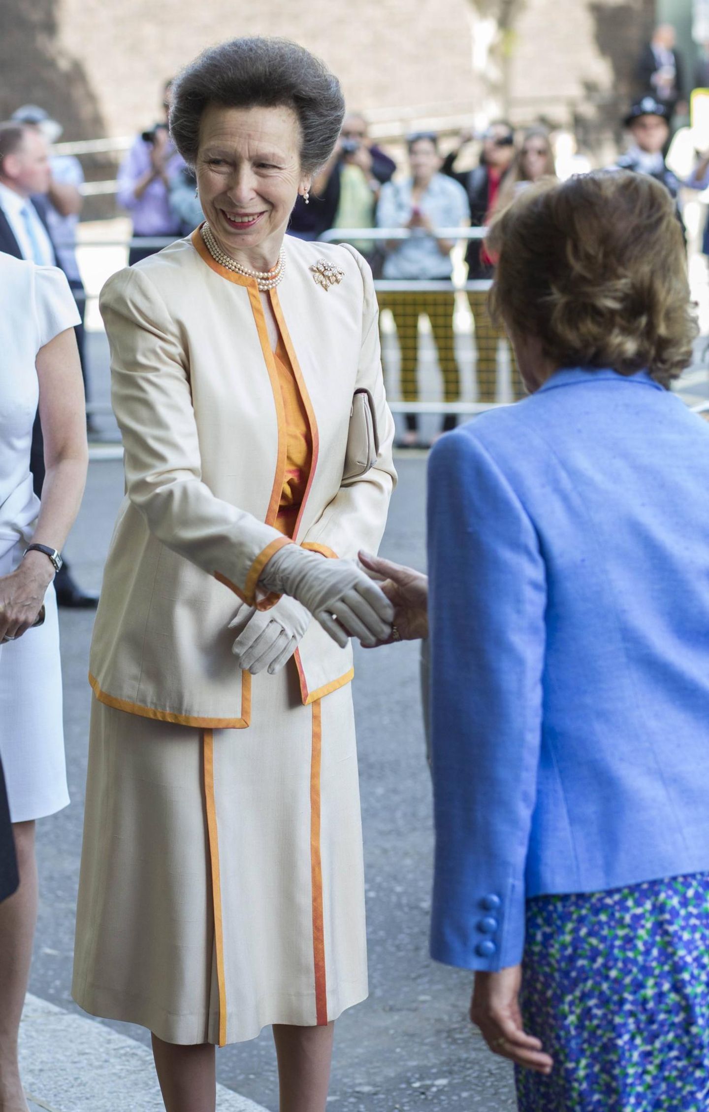28 Jahre nach dem ersten Mal, im Juni 2015, sehen wir Prinzessin Anne das vorerst letzte Mal in dieser Kombination aus Creme und Orange
