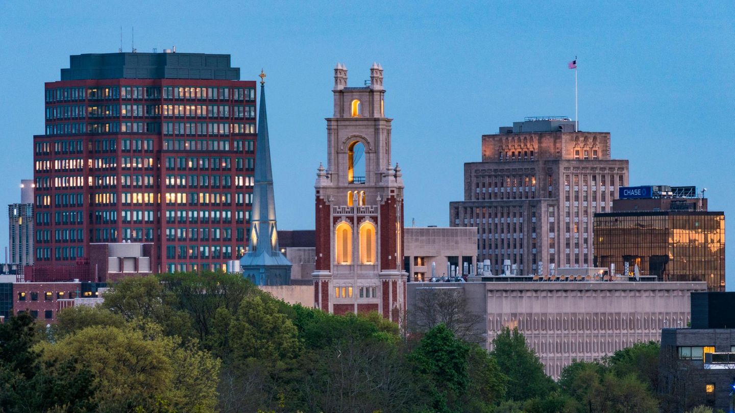 #9 Yale University Yale University