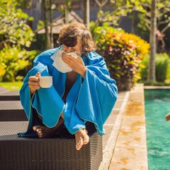 Leisure Sikcness: Mann ist im Urlaub krank