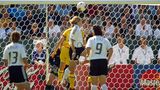 Nia Künzer schießt in der Verlängerung das goldene Tor gegen Schweden im Finale um die Fifa Frauen-Weltmeisterschaft 2003