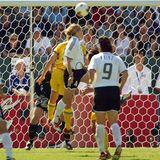 Nia Künzer schießt in der Verlängerung das goldene Tor gegen Schweden im Finale um die Fifa Frauen-Weltmeisterschaft 2003