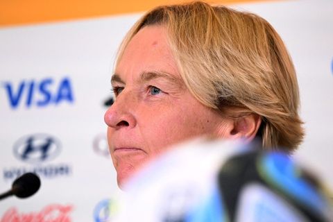 Martina Voss-Tecklenburg spricht bei der Fußball-WM 2023 auf einer Pressekonferenz