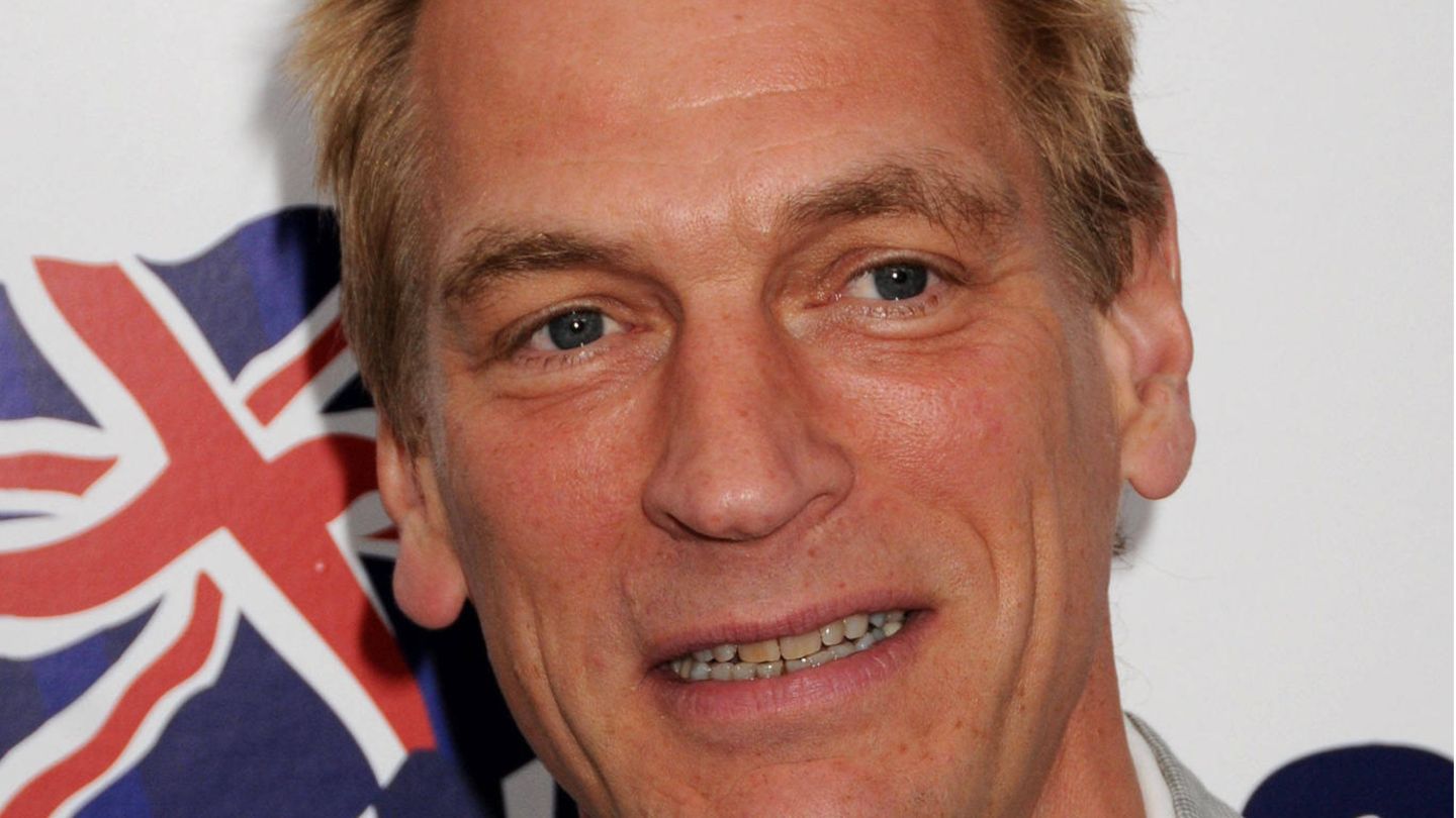 Julian Sands