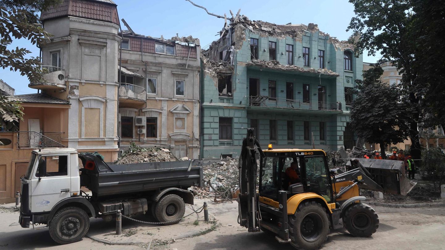 Zerstörungen der vergangenen Tage in der Hafenstadt Odessa im Süden des Landes