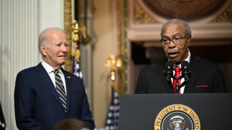 Joe Biden (links) und Wheeler Parker Jr.