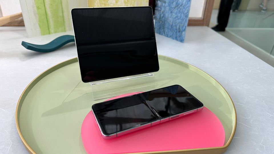 Samsung Galaxy Z Flip Fold 5 Crease