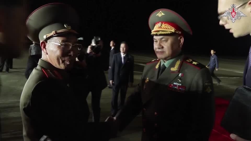 Video: Feierlichkeiten in Nordkorea: Russlands Verteidigungsminister Schoigu eingetroffen