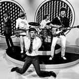 Und seine einzigartigen Dance-Moves hatte sich Jagger von The Famous Flames-Musiker James Brown abgeschaut, der ihm mit seiner Bühnenpräsenz imponierte. "Ich habe all seine Moves kopiert", verriet er in einem Interview mit dem "Time Magazine" einmal. Nur den Spagat habe er weggelassen. 