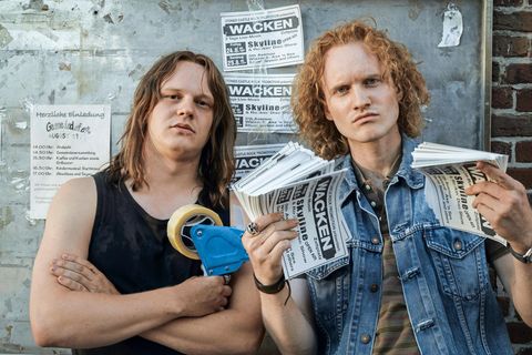 "Legend of Wacken": Zwei Männer gucken ernst in die Kamera
