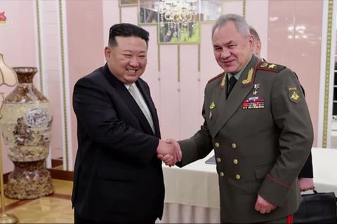 Video: Nordkorea: Kim und Schoigu besprechen Stärkung der militärischen Beziehungen