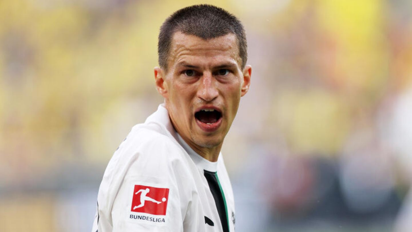 Stefan Lainer wird Borussia mehrere Monate lang fehlen.