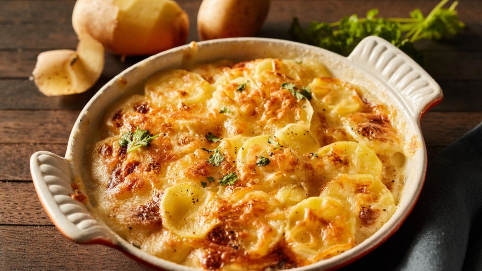 Kartoffelgratin: Dieses Blitz-Rezept ist perfekt für den Feierabend ...