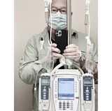 "The proximity of mortality" : Es ist die einzige Fotografie, die das Gesicht von Stephen Starkman während seiner Krebsbehandlung zeigt. Neben dem Bild schreibt er: "Jeder Krebspatient hat seine eigene Geschichte zur Diagnose (…)." Und teilt seine eigene.