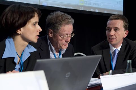 Frauke Petry, Konrad Adam und Bernd Lucke (v.l.n.r.) übernehmen den Vorsitz der AfD