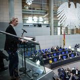 Alice Weidel spricht im Bundestag bei einer Sondersitzung mit einer Regierungserklärung zur aktuellen Lage in der Ukraine