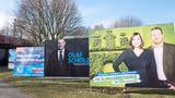 Wahlplakate der AfD, der SPD und der Grünen in Hamburg