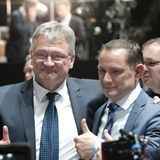 Tino Chrupalla (r.) aus Sachsen wird neben Meuthen (l.) AfD-Bundesvorsitzender.