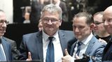 Tino Chrupalla (r.) aus Sachsen wird neben Meuthen (l.) AfD-Bundesvorsitzender.