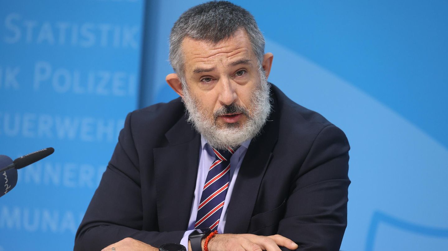 2021: Konsequenzen in Thüringen Thüringen Landesverfassungsschutz-Chef Stephan Kramer