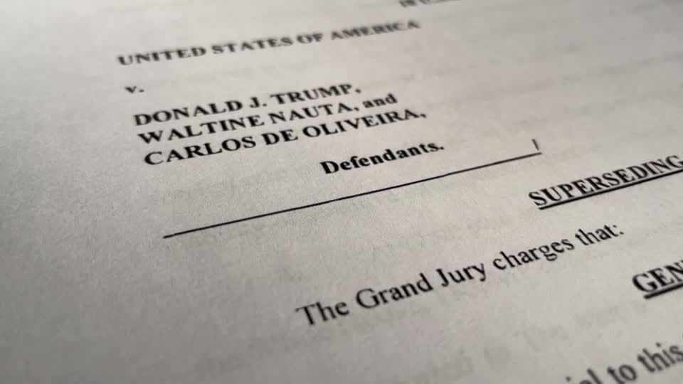 Video: Anklagepunkte in Trumps Dokumenten-Prozess weiten sich aus