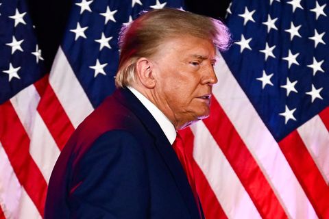 Ex-Präsident Donald Trump betrachtet neue Anklagepunkte gegen ihn als Teil einer "Hexenjagd"