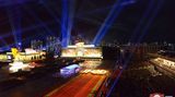 Die Parade am Abend wurde von einer Lichtshow begleitet