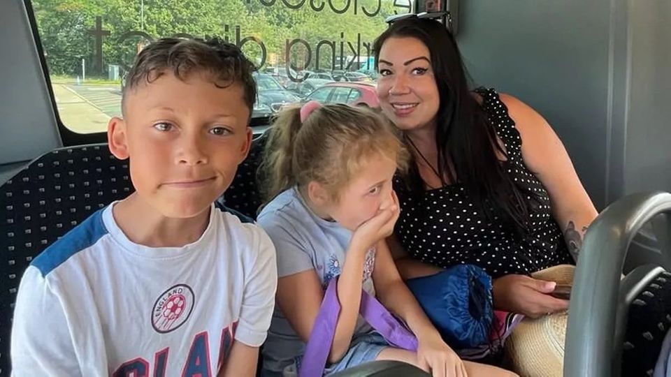 Auf Boot entkommen: So flüchtete diese Familie von Rhodos Auf Boot entkommen: So flüchtete diese Familie von Rhodos