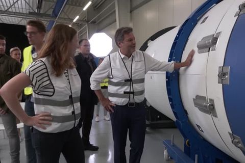 Video: Zugang zum All wird "immer relevanter" - Habeck setzt auf private Anbieter