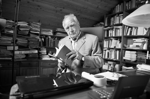 Martin Walser in seinem Arbeitszimmer in Nußdorf.