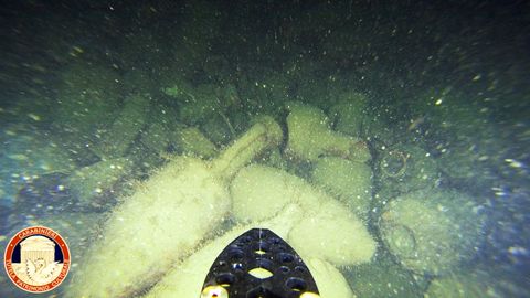 Unterwasser-Aufnahmen von dem antiken Schiffswrack vor dem Hafen von Civitavecchia