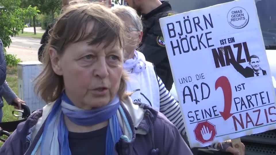 Video: "Omas gegen Rechts": Proteste begleiten Start von AfD-Parteitag