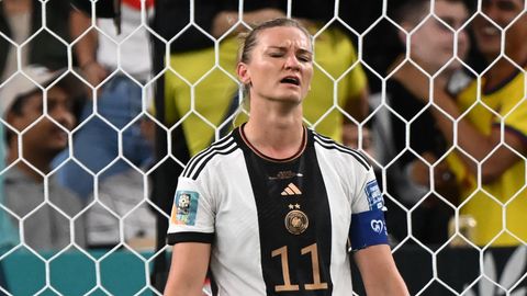 DFB-Kapitänin Alexandra Popp nach dem 1:2