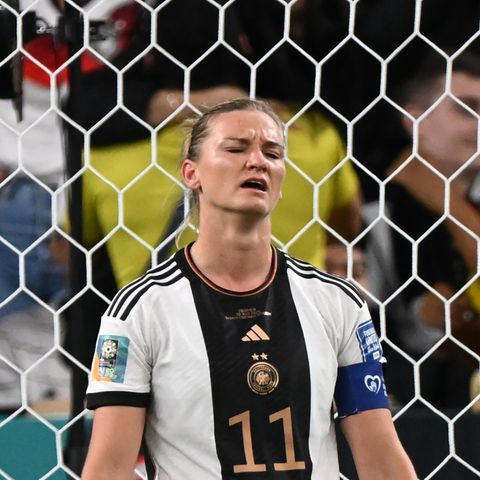 DFB-Kapitänin Alexandra Popp nach dem 1:2