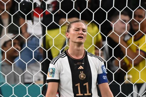 DFB-Kapitänin Alexandra Popp nach dem 1:2