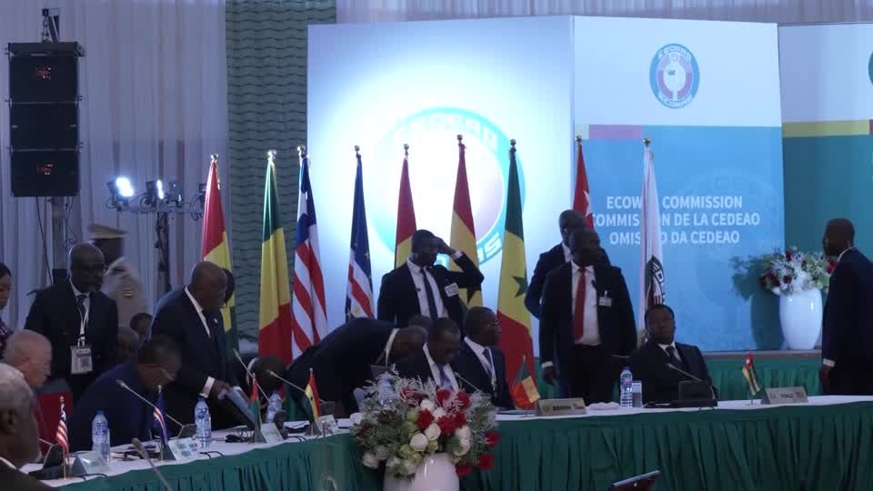 Video: Westafrikanische Partnerstaaten drohen Niger nach Militärputsch