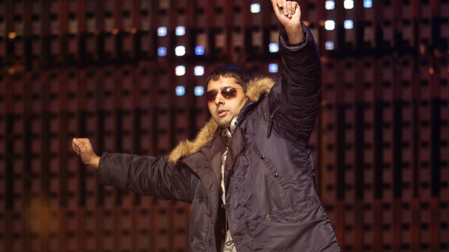 Panjabi MC: "Mundian to bach ke" (2003) Panjabi MC
