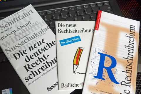 Ratgeber zur neuen Rechtschreibung auf einer PC-Tastatur