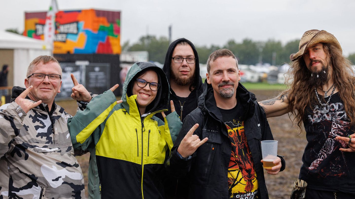 Wacken-Fans auf dem Festivalgelände