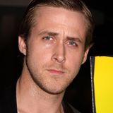 Doch Goslings Interessen waren schon damals nicht nur schauspielerischer (und kulinarischer) Natur. 2008 gründete er mit Schauspielkollege Zach Shields die Band "Dead Man's Bones" – der Name soll auf die gemeinsame Leidenschaft für Zombies und Geister hinweisen – und veröffentlichte ein Jahr später sein gleichnamiges Debütalbum. Sogar eine Tour durch Nordamerika stand zu dieser Zeit an. Das Interesse an Musik brachte der Schauspieler aus seiner Kindheit mit, in der er verschiedene Instrumente, darunter Klavier, Gitarre, Bass und Cello, spielen lernte. Bereits 2007 veröffentlichte er im Netz sein erstes Soloalbum mit dem Titel "Put Me in the Car". Shields lernte Gosling übrigens während seiner Beziehung mit McAdams kennen. Er war mit ihrer Schwester Kayleen zusammen. 