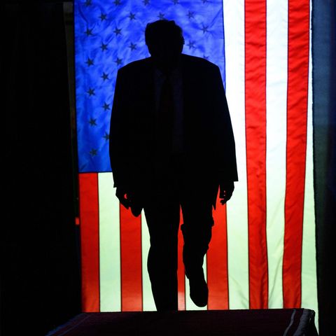 Donald Trump betritt die Wahlkampfveranstaltung in Erie am Wochenende. Der ehemalige US-Präsident wurde am Dienstagabend erneut auf Bundesebene angeklagt.