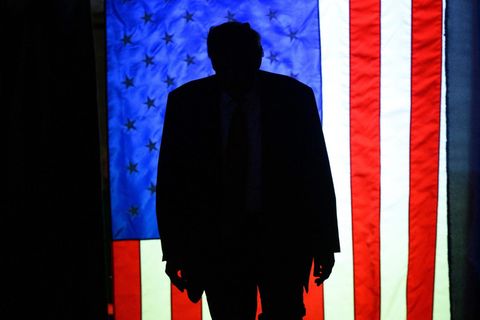 Donald Trump betritt die Wahlkampfveranstaltung in Erie am Wochenende. Der ehemalige US-Präsident wurde am Dienstagabend erneut auf Bundesebene angeklagt.