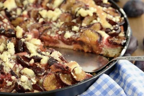 Semmelbrösel im Kuchen? Das passt geschmacklich sehr viel besser zusammen, als man vielleicht denken mag und sorgt sogar noch für einen großen Vorteil.