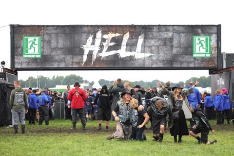 Wacken-Fans beim Einlass