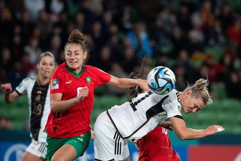 Kopfball von Alexandra Popp