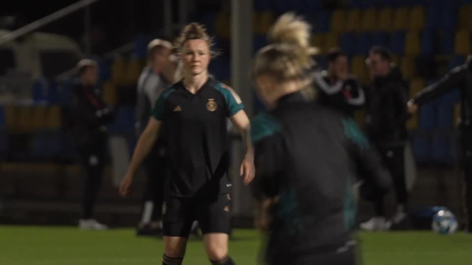 Video: Marina Hegering fit für letztes WM-Gruppenspiel
