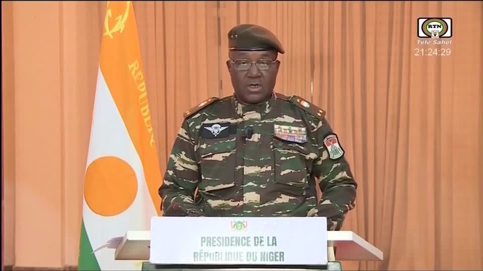 Video: Niger: Machthaber warnt Nachbarländer vor einer Militärintervention nach Putsch Video: Niger: Machthaber warnt Nachbarländer vor einer Militärintervention nach Putsch